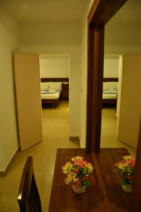 Hotel Palacial Pondi Пондичерри Экстерьер фото