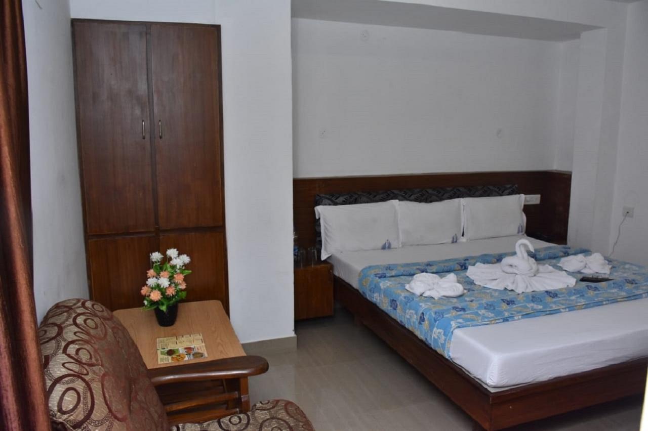 Hotel Palacial Pondi Пондичерри Экстерьер фото
