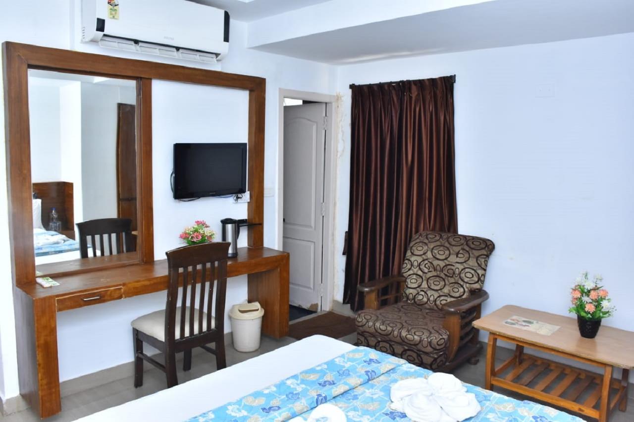 Hotel Palacial Pondi Пондичерри Экстерьер фото